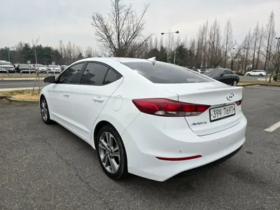 Hyundai Avante 2018, 57895 км, за 10900000 KRW - фото 18