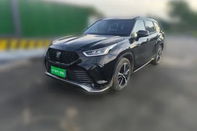 Toyota Crown Kluger · 2022 год