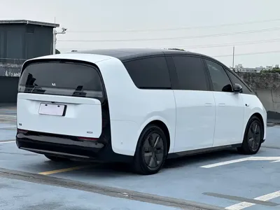 Li Auto Li MEGA 2025, 37000 км, за 468000 CNY