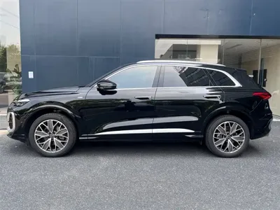 Audi Q5L 2026, 2000 км, за 298000 CNY - фото 4