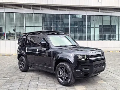 Land Rover Defender 2024, 50000 км, за 618000 CNY