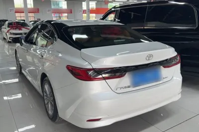 Toyota Camry 2024, 41500 км, за 139622.46 CNY - фото 6