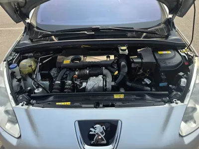 Peugeot 308 2014, 160000 км, за 2900000 KRW - фото 6