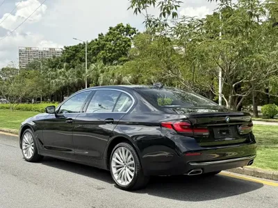 BMW 5 Series 2022, 26000 км, за 233900 CNY - фото 4