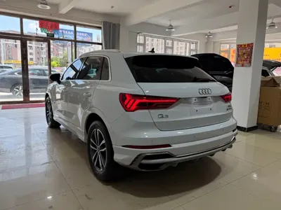 Audi Q3 2023, 10000 км, за 171000 CNY
