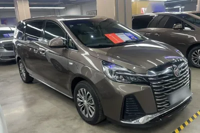 Buick GL8 2023, 89800 км, за 162808.08 CNY