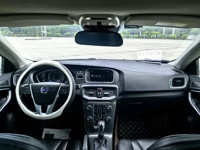 Volvo V40 2016, 140000 км, за 26800 CNY - фото 9