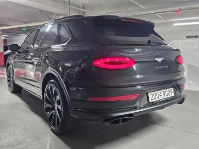 Bentley Bentayga 2024, 10100 км, за 366290000 KRW