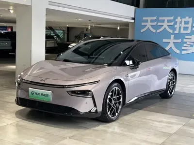 Xpeng P7+ · 2025 год