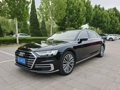 Audi A8 · 2020 год