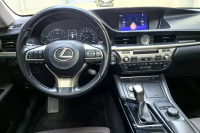 Lexus ES 2017, 76300 км, за 134710.17 CNY - фото 16