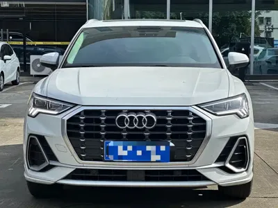 Audi Q3 2022, 32000 км, за 185000 CNY