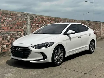 Hyundai Elantra · 2017 год
