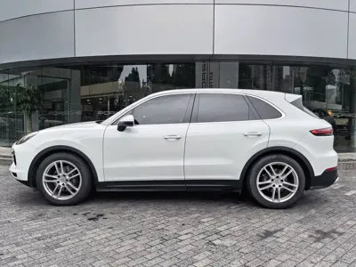 Porsche Cayenne 2020, 86000 км, за 358600 CNY