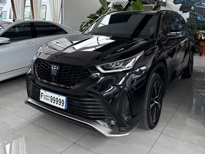 Toyota Crown Kluger · 2023 год