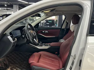BMW 3 Series 2022, 59000 км, за 146800 CNY