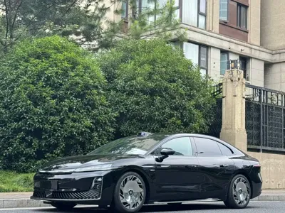Hyper 昊铂A800 · 2026 год