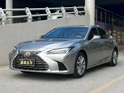 Lexus ES 2025, 13000 км, за 283000 CNY - фото 1