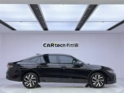 Volkswagen Passat 2025, 9000 км, за 152800 CNY - фото 6