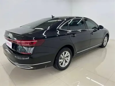 Volkswagen Passat 2023, 33000 км, за 139800 CNY