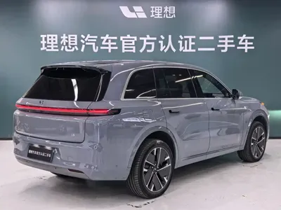 Li Auto Li L8 2025, 12900 км, за 282800 CNY