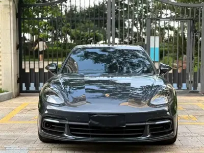 Porsche Panamera 2017, 80000 км, за 438000 CNY