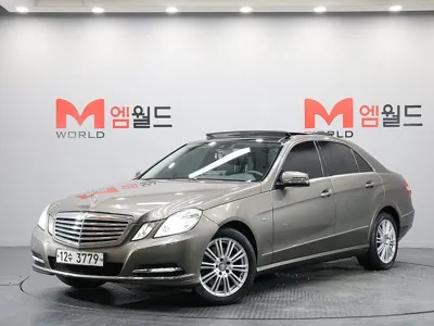 Mercedes-Benz E-Class · 2012 год