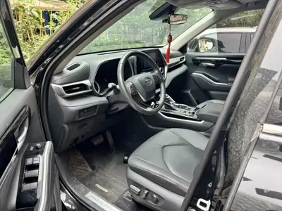 Toyota Highlander 2024, 20000 км, за 174800 CNY - фото 4