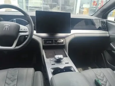 BYD L DM-i 2025, 24700 км, за 104500 CNY - фото 13