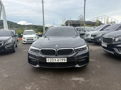 BMW 5-Series · 2018 год