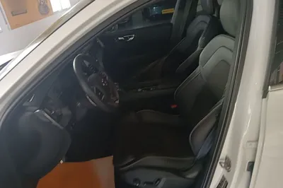 Volvo XC60 2018, 93500 км, за 131200.81 CNY - фото 18