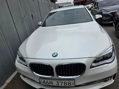BMW 7-Series · 2014 год
