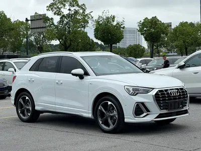 Audi Q3 2023, 16900 км, за 185799 CNY