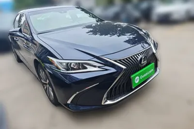 Lexus ES 2020, 126700 км, за 139983.78 CNY