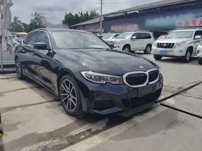 BMW 3 Series 2022, 30000 км, за 155000 CNY