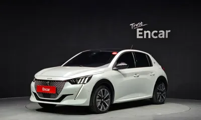 Peugeot 208 · 2022 год