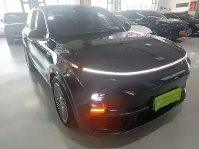 Li Auto Li L8 2023, 35800 км, за 220799 CNY