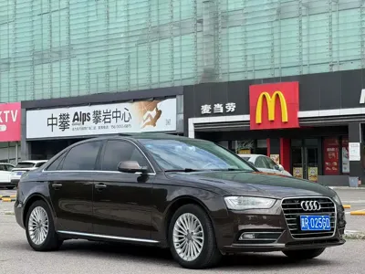 Audi A4L 2016, 90000 км, за 56000 CNY