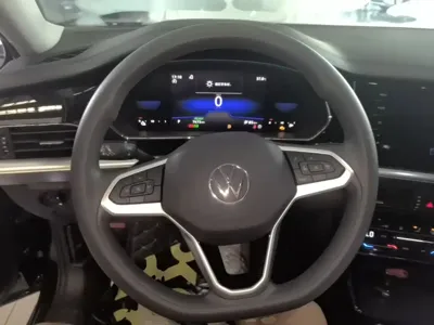 Volkswagen 帕萨特插电混动 2025, 7500 км, за 126100 CNY - фото 11