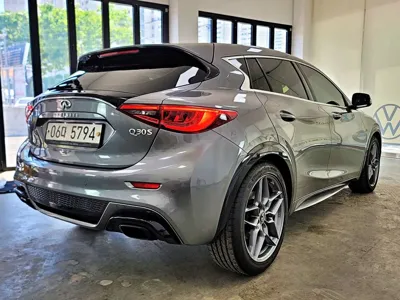 Infiniti Q30 2017, 33000 км, за 12700000 KRW
