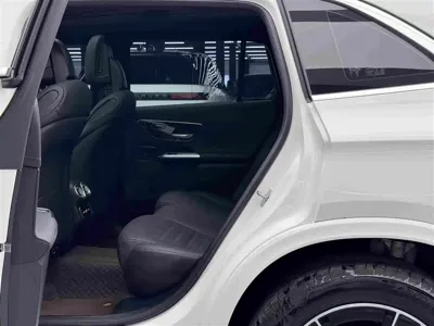 Mercedes-Benz GLC 2025, 8500 км, за 298000 CNY - фото 9
