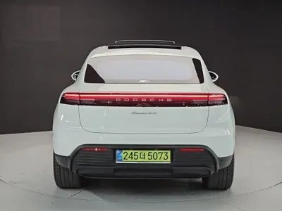 Porsche Macan 2025, 9036 км, за 110000000 KRW