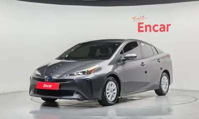 Toyota Prius · 2022 год