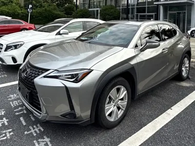 Lexus UX · 2022 год