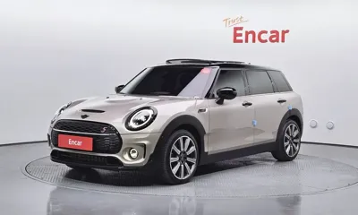 MINI Clubman · 2023 год