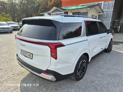 Kia Canival 2025, 17700 км, за 99990000 KRW
