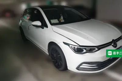 Volkswagen Golf 2021, 54200 км, за 84736.69 CNY