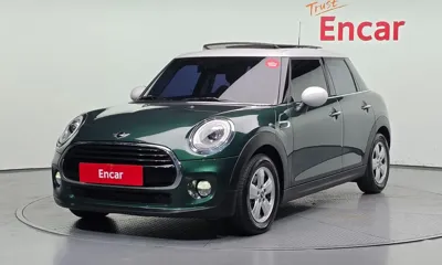 MINI Cooper · 2018 год