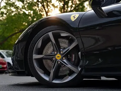 Ferrari SF90 2024, 1000 км, за 6197700 CNY
