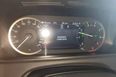 Land Rover Range Rover Velar 2022, 61900 км, за 237622.06 CNY - фото 14